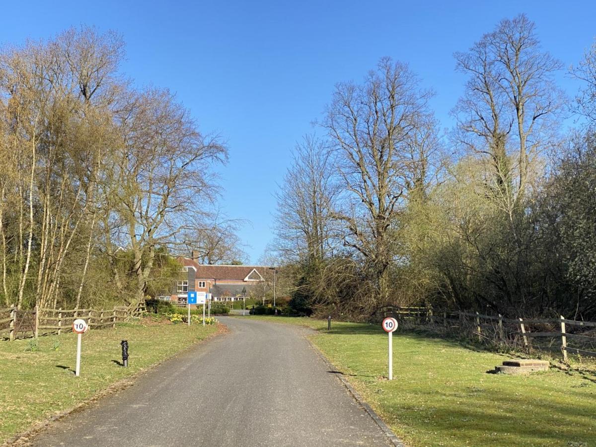 Ibis Budget Stansted Bishops Stortford Birchanger ภายนอก รูปภาพ