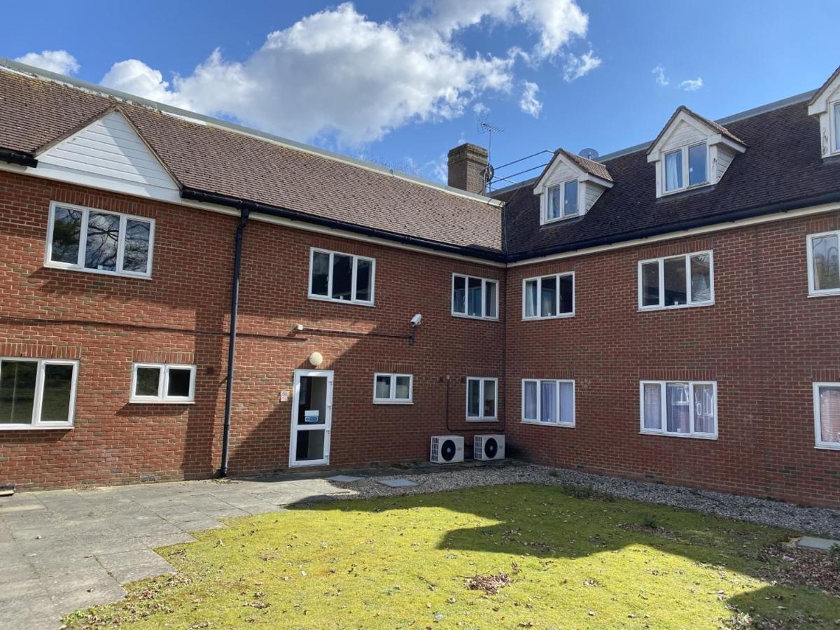 Ibis Budget Stansted Bishops Stortford Birchanger ภายนอก รูปภาพ