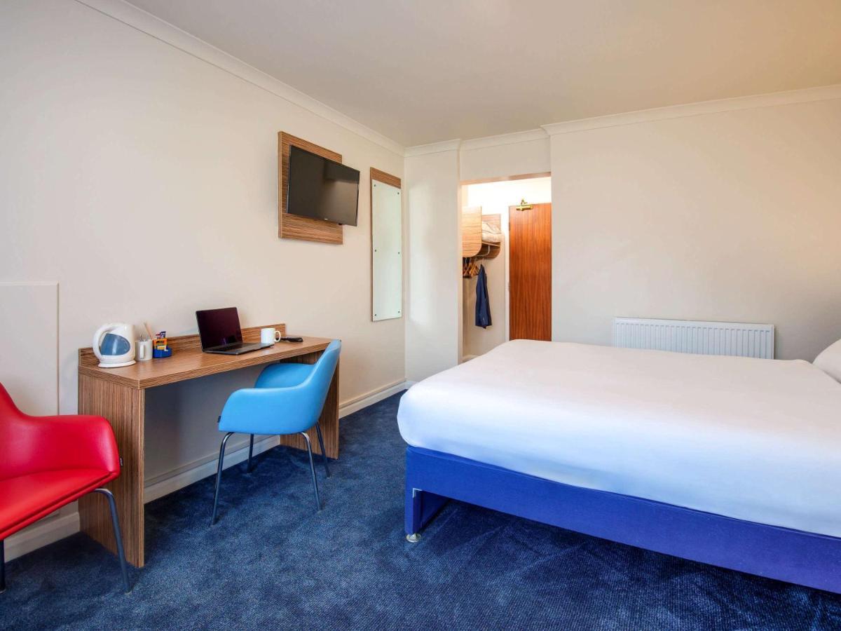 Ibis Budget Stansted Bishops Stortford Birchanger ภายนอก รูปภาพ